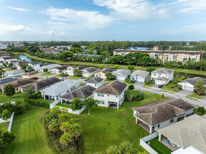 Image 40 of 50 For 4194 Marina Way