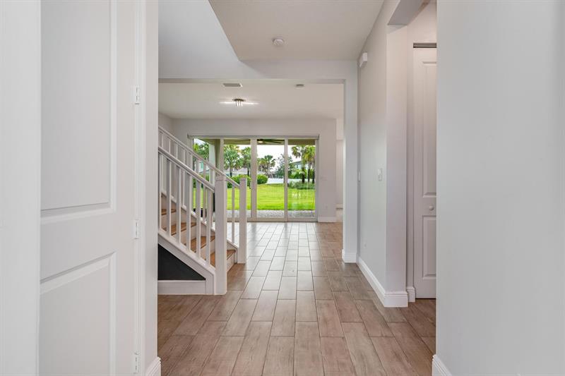 Image 7 of 50 For 4194 Marina Way