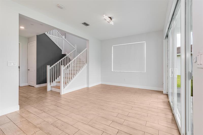 Image 9 of 50 For 4194 Marina Way