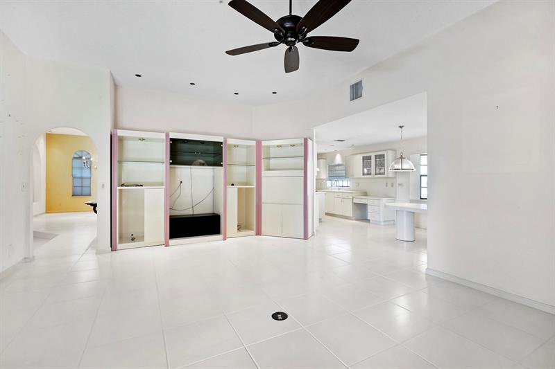 Image 23 of 38 For 9342 10th St