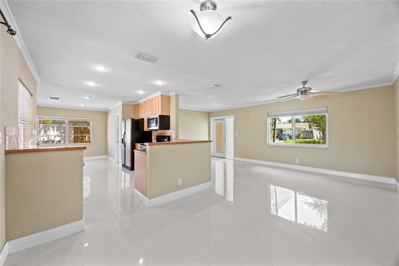 Image 11 of 53 For 2025 38th St