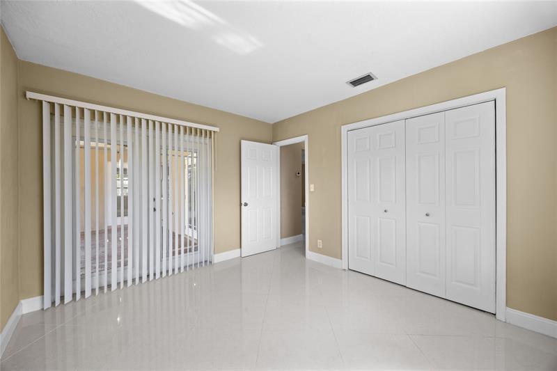 Image 23 of 53 For 2025 38th St