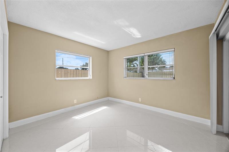 Image 24 of 53 For 2025 38th St