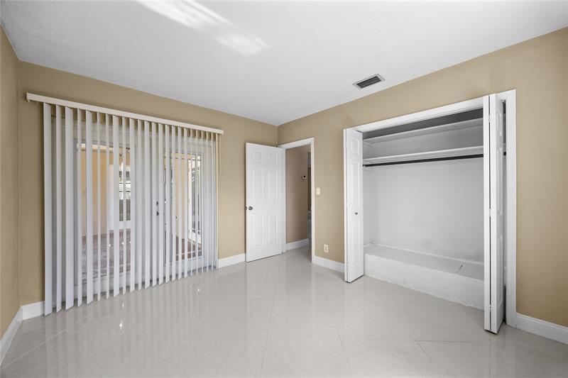 Image 28 of 53 For 2025 38th St
