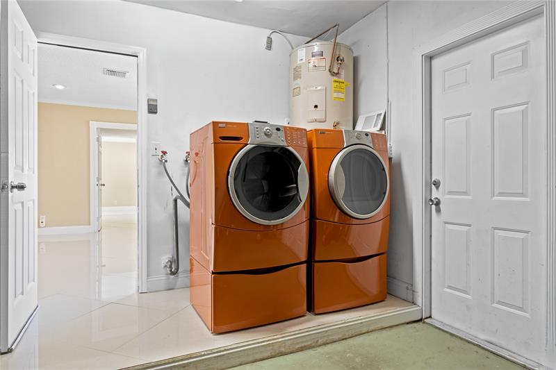 Image 31 of 53 For 2025 38th St