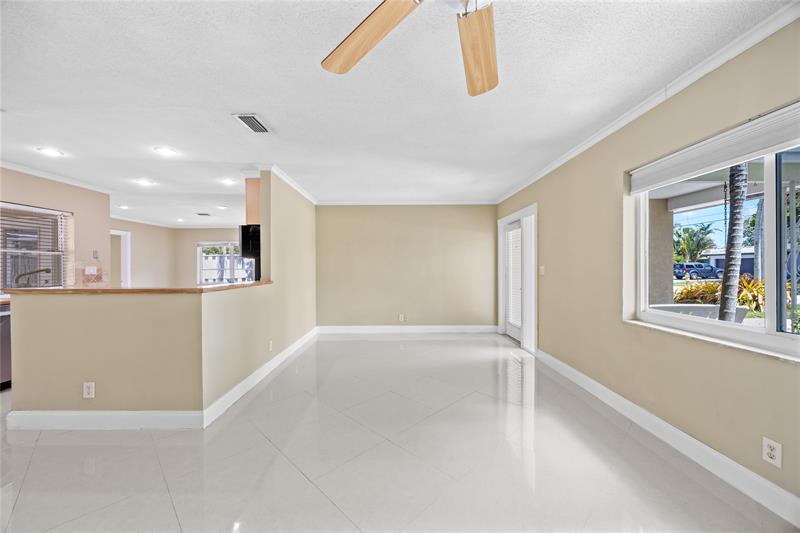 Image 4 of 53 For 2025 38th St