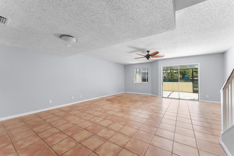 Image 10 of 46 For 6175 Riverwalk Ln  4