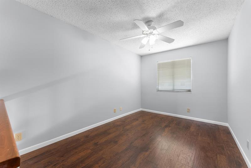 Image 13 of 46 For 6175 Riverwalk Ln  4