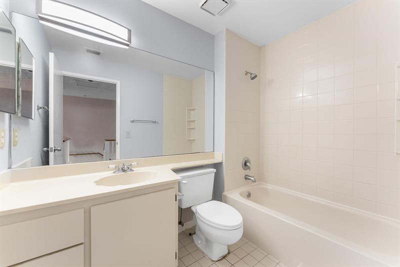Image 15 of 46 For 6175 Riverwalk Ln  4