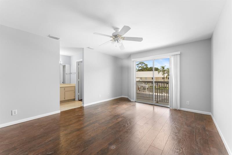Image 19 of 46 For 6175 Riverwalk Ln  4