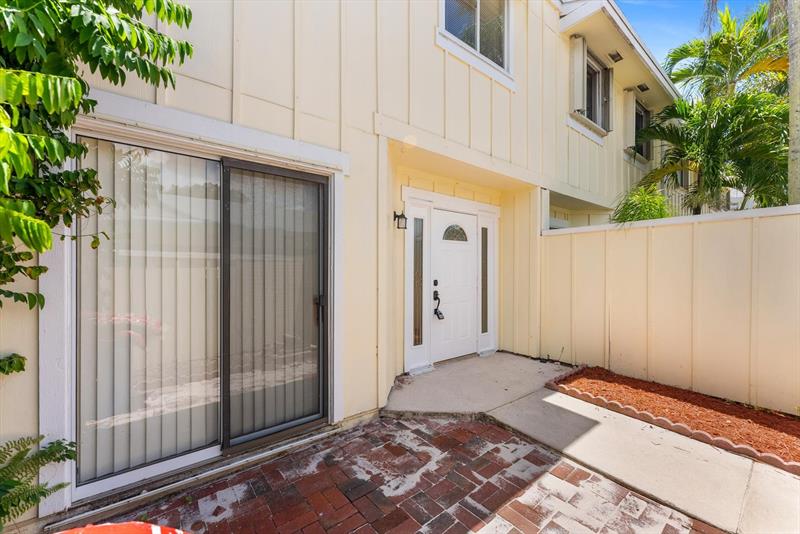 Image 4 of 46 For 6175 Riverwalk Ln  4