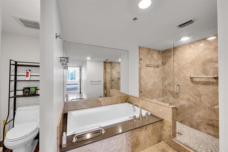 Image 25 of 53 For 2880 14th Street Cswy 110