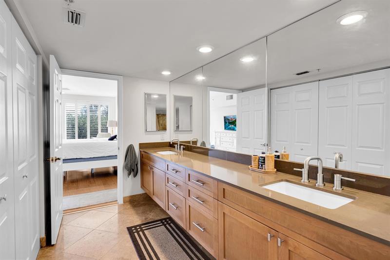 Image 26 of 53 For 2880 14th Street Cswy 110