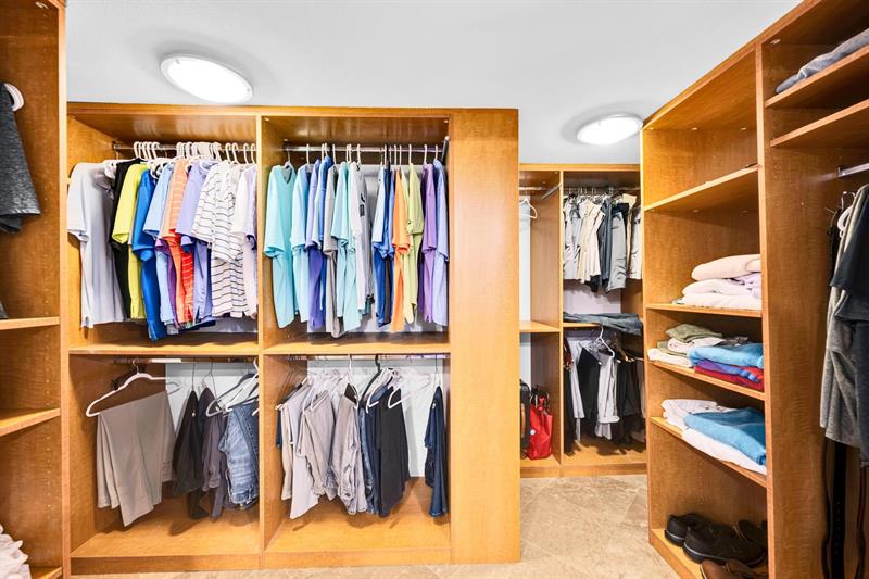 Image 27 of 53 For 2880 14th Street Cswy 110