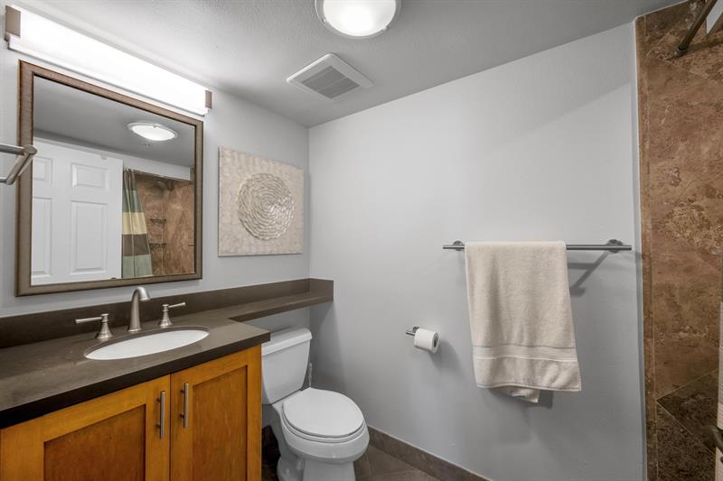 Image 34 of 53 For 2880 14th Street Cswy 110