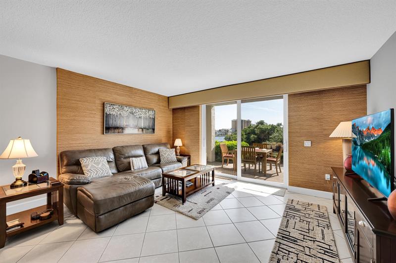 Image 5 of 53 For 2880 14th Street Cswy 110