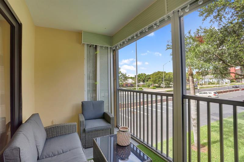 Image 22 of 25 For 2601 14th Street Cswy  245