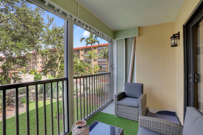 Image 23 of 25 For 2601 14th Street Cswy  245