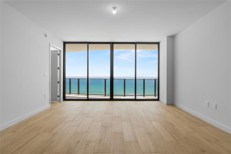 Image 18 of 62 For 900 Ocean Blvd.  902