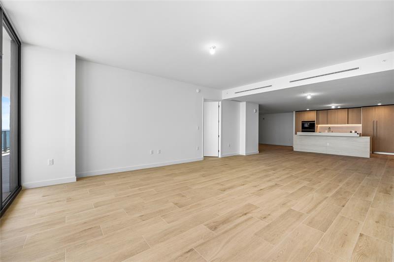 Image 19 of 62 For 900 Ocean Blvd.  902