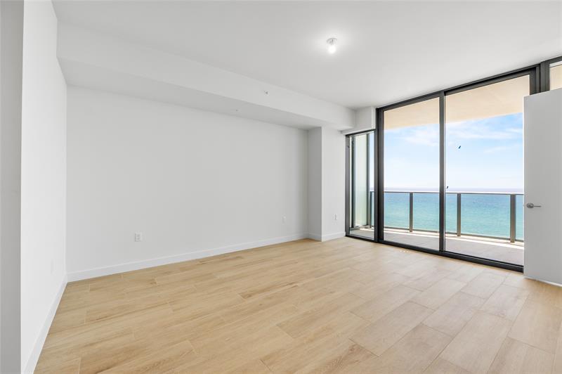Image 21 of 62 For 900 Ocean Blvd.  902