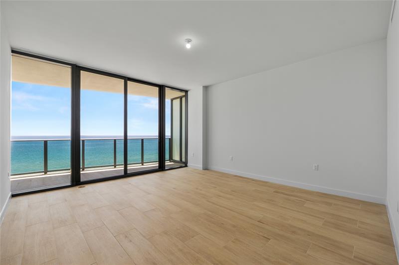 Image 28 of 62 For 900 Ocean Blvd.  902