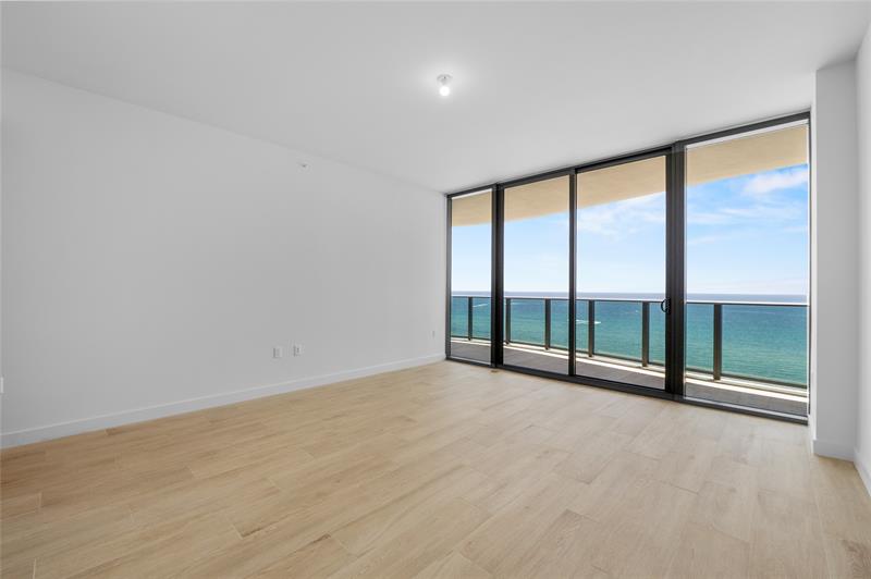 Image 29 of 62 For 900 Ocean Blvd.  902