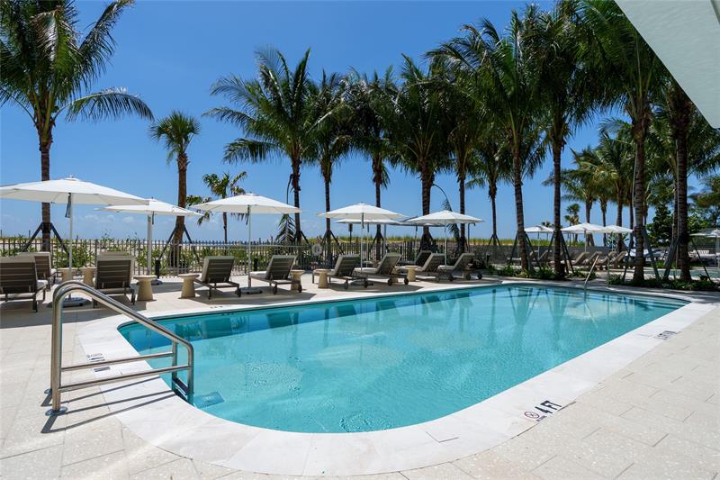 Image 33 of 62 For 900 Ocean Blvd.  902