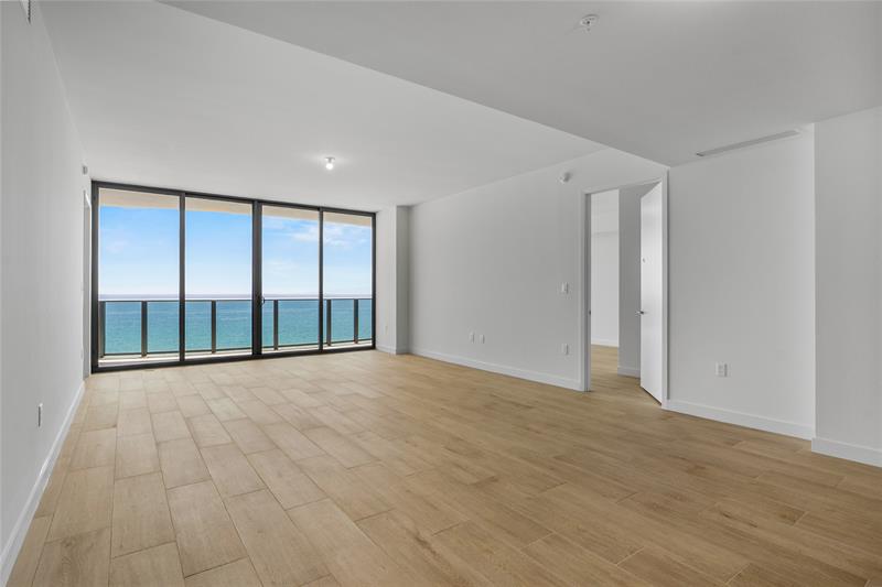 Image 6 of 62 For 900 Ocean Blvd.  902