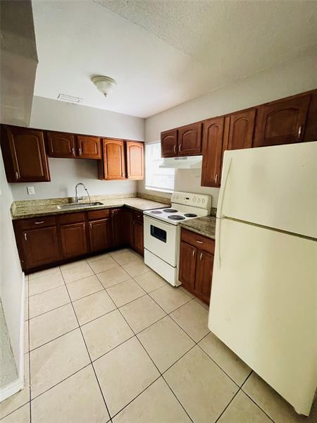 Image 4 of 12 For 3720 4th St  