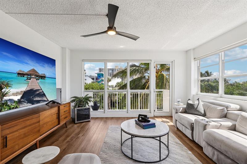 Image 11 of 30 For 133 Pompano Beach Blvd  210