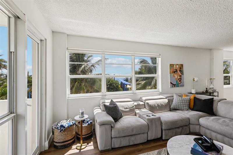 Image 14 of 30 For 133 Pompano Beach Blvd  210