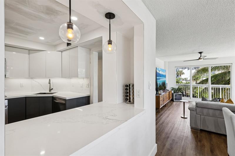 Image 7 of 30 For 133 Pompano Beach Blvd  210