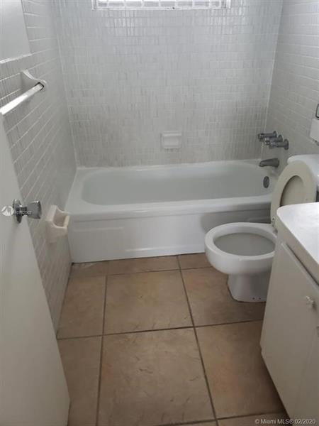 Image 11 of 16 For 1321 43rd Ave  103