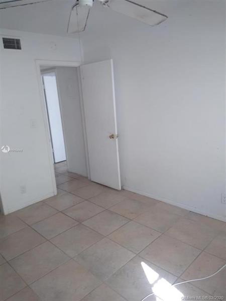 Image 3 of 16 For 1321 43rd Ave  103