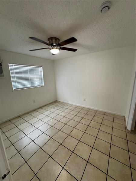 Image 7 of 8 For 3433 Hi St  3433