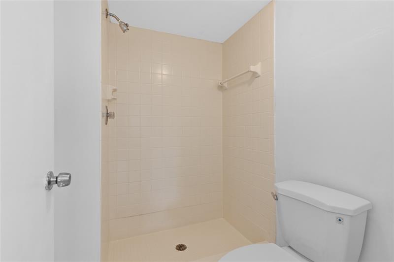Image 13 of 23 For 2355 15th St  75