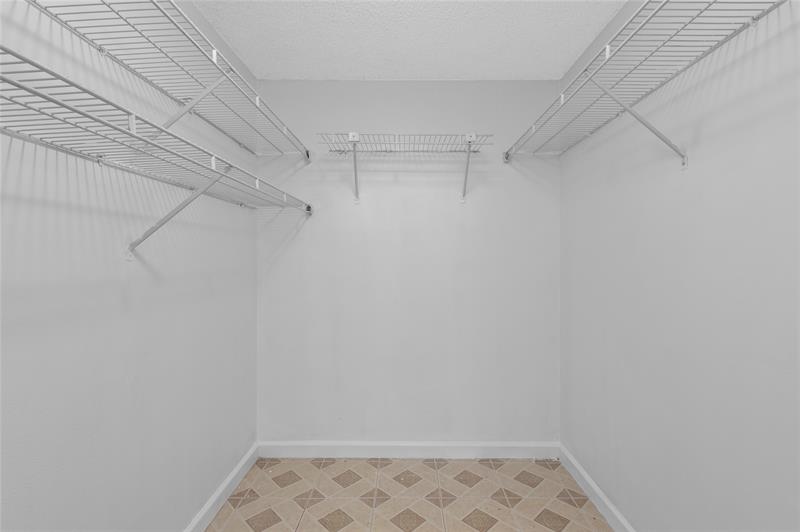 Image 14 of 23 For 2355 15th St  75