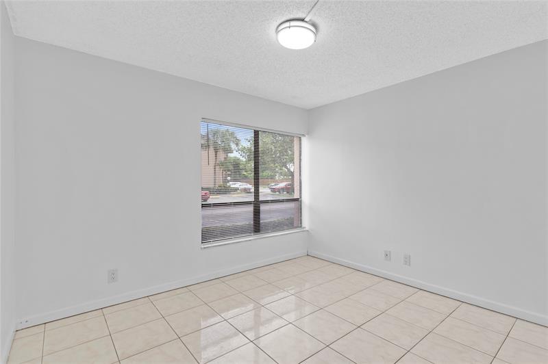 Image 15 of 23 For 2355 15th St  75