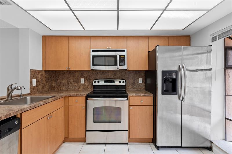 Image 3 of 23 For 2355 15th St  75