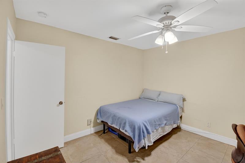 Image 16 of 48 For 5305 Johnson St
