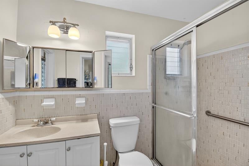 Image 21 of 48 For 5305 Johnson St
