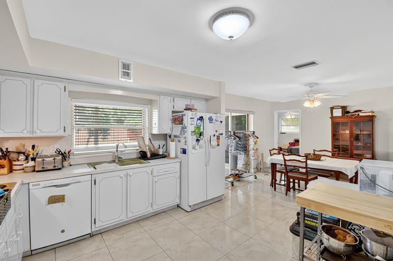 Image 32 of 48 For 5305 Johnson St