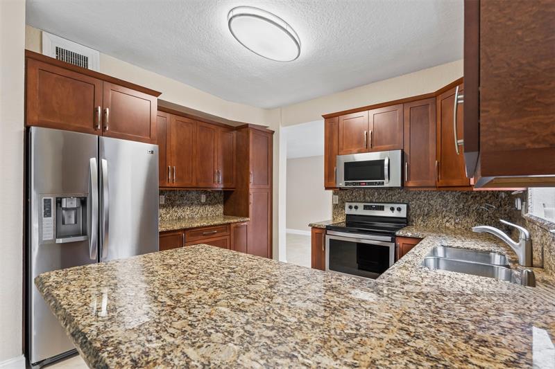 Image 7 of 40 For 5960 99th Ter