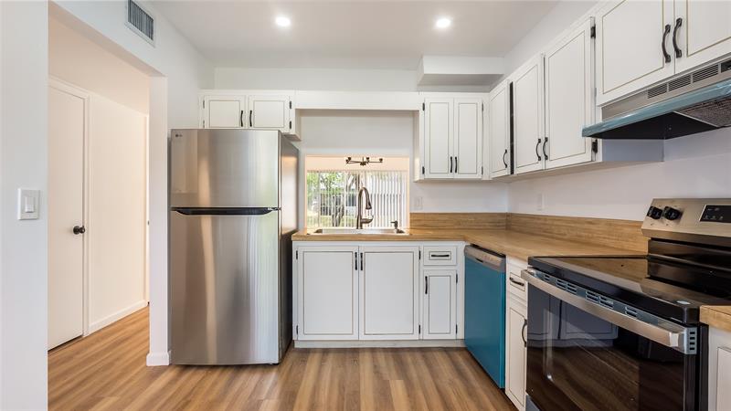 Image 11 of 22 For 3001 4th Ter  162