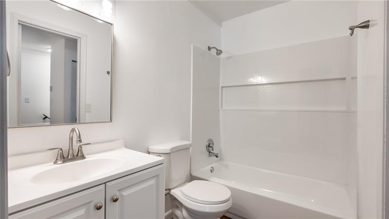 Image 16 of 22 For 3001 4th Ter  162