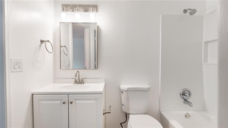 Image 17 of 22 For 3001 4th Ter  162