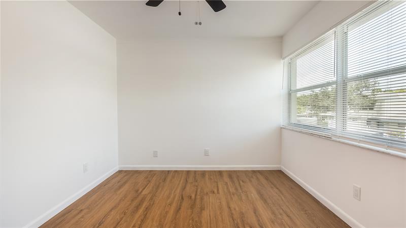 Image 19 of 22 For 3001 4th Ter  162