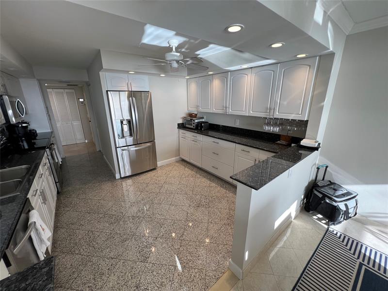 Image 12 of 42 For 4900 Ocean Blvd  1010