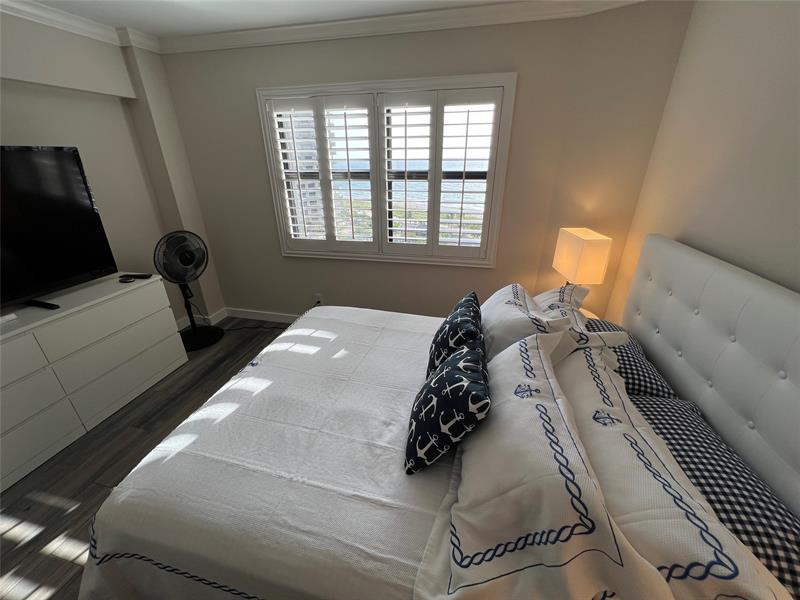 Image 24 of 42 For 4900 Ocean Blvd  1010